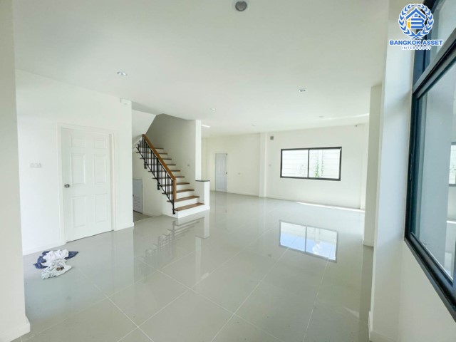 *****บ้านเดี่ยวมือสองย่านนนทบุรี ม.เปี่ยมสุข เอสเกต พรีเมี่ยม แจ้งวัฒนะ-ราชพฤกษ์ หลังมุม! เนื้อที่มากถึงเกือบ 53 ตร.ว. ฟังก์ชัน 4 ห้องนอน 3 ห้องน้ำ 2 ที่จอดรถ บ้านใหม่สุดๆ บนทำเลเยี่ยม ใกล้รถไฟฟ้าสายสีม่วง "สถานีไทรม้า" ราคาคุ้มสุด!